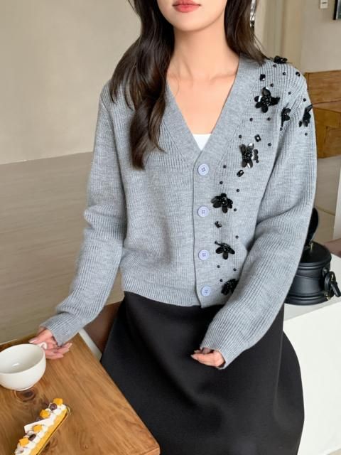 50% OFFFLOWER BIJOU KNIT CARDIGAN<img class='new_mark_img2' src='https://img.shop-pro.jp/img/new/icons41.gif' style='border:none;display:inline;margin:0px;padding:0px;width:auto;' />
