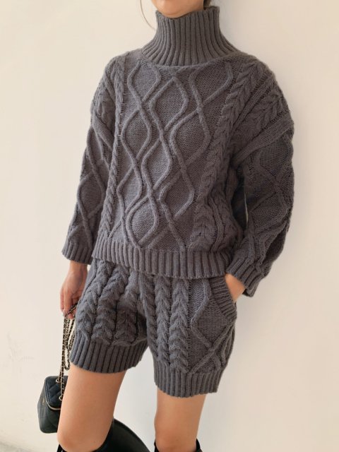 CABLE KNIT SHORT SET UP