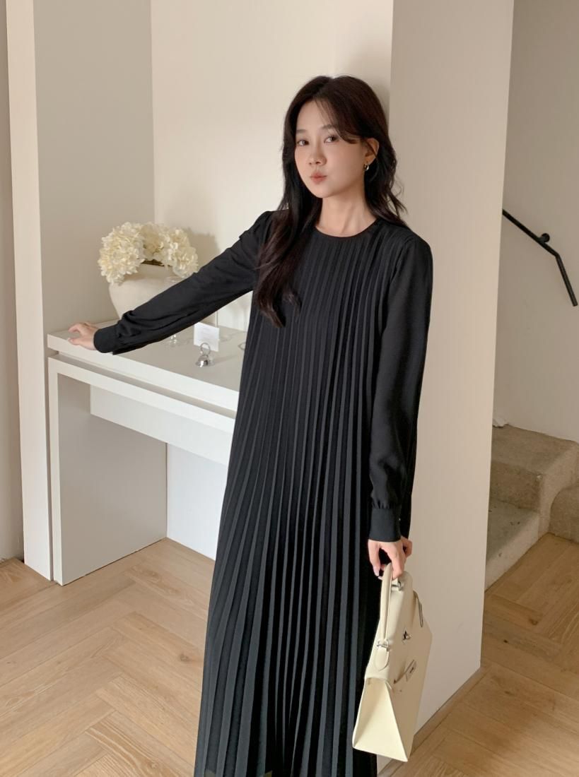 CREW NECK LONG PLEATS DRESS - BIRTHDAY BASH