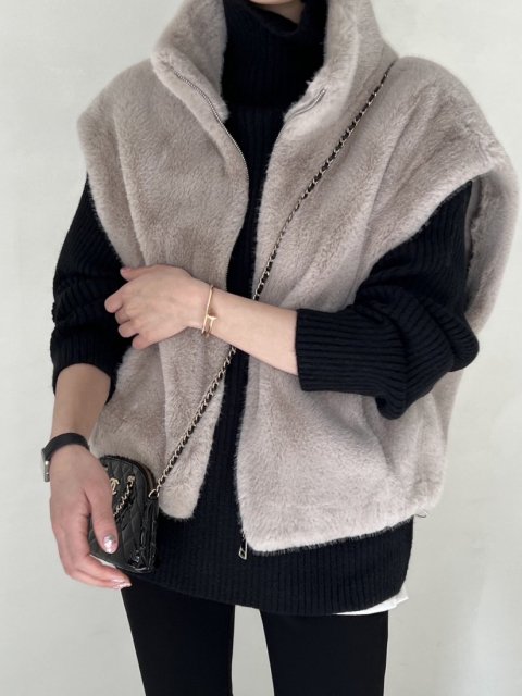 KR FUR ZIP VEST