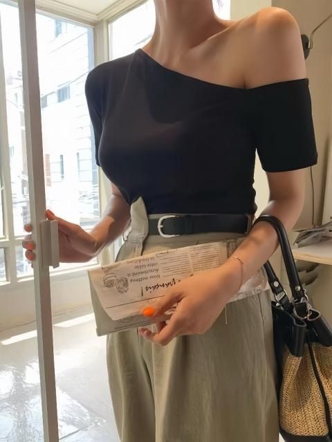 ASYMMETRY SHOULDER TOPS