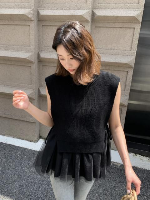 KNIT VEST TULLE SETUP TOPS