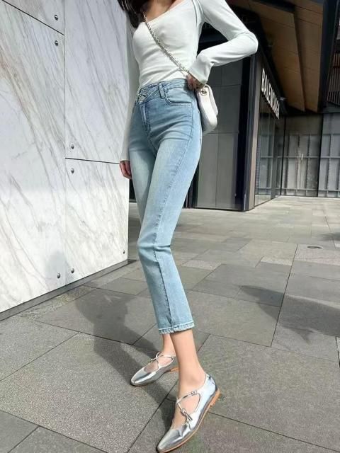 STRETCH CROPPED DECORATIVE DENIM