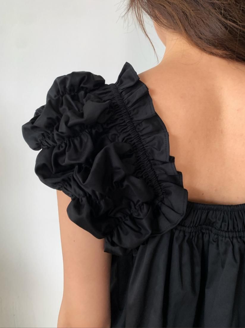 トップス kiss the club bare frill tops black 再入荷】bare frill tops | KISS THE CLUB