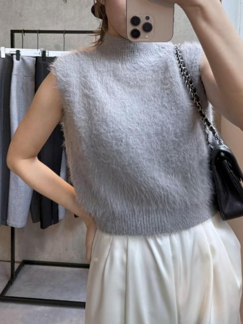 SHAGGY HIGH NECK TOPS