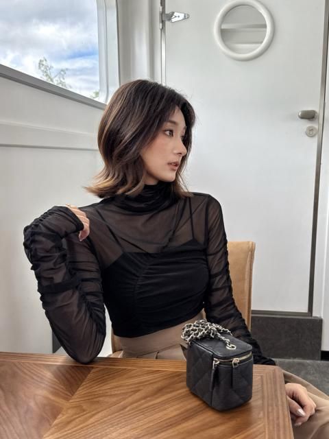 GATHER SHEER TOPS