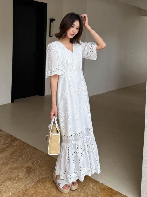 PUNCHING LACE MERMAID DRESS