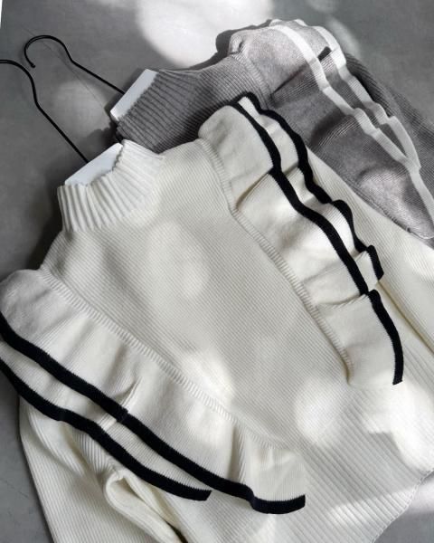 BICOLOR CLIONE FRILL KNIT TOPS