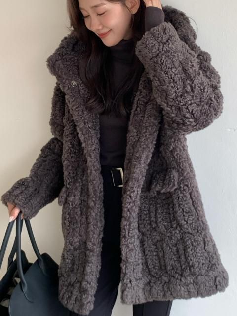 TANYA VOLUME BOA COAT