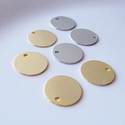 国内メッキ☆ラウンドプレートチャーム（各2個） - アクセサリーパーツ
