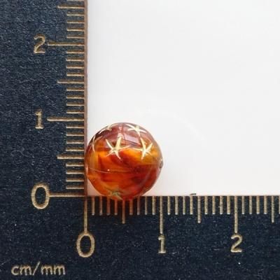 琥珀色のスター入りアクリルビーズ・10mm(10個） - アクセサリーパーツ