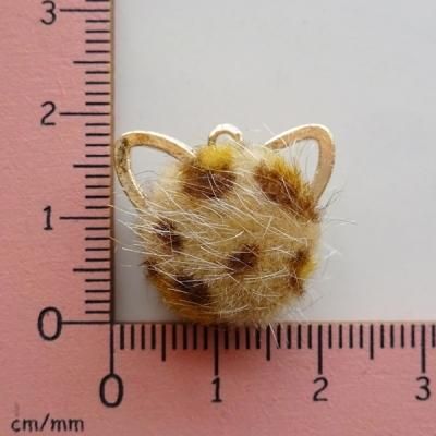 猫のエコファーチャーム（2個） | ヒョウ柄猫耳付き | 秋冬
