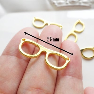 小さなメガネ枠のチャーム（各2個セット） - アクセサリーパーツ専門店
