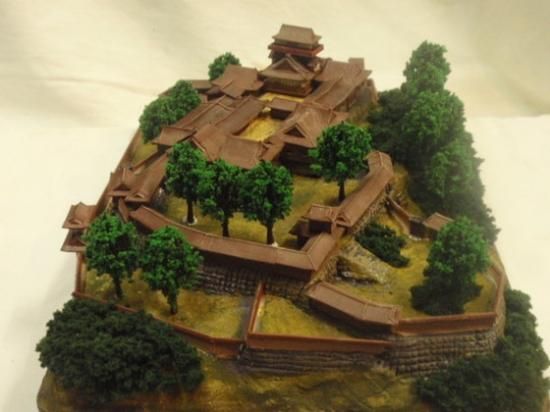 岐阜城ジオラマ，完成品 Yahoo!オークション - ジオラマ-秋の岐阜城ー完成品