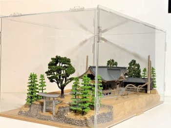 [完成品] 信濃國一宮 諏訪大社 下社秋宮　 1/150スケール　ケース付き　日本の寺　世界遺産　神社・お寺　ジオラマ　模型　プラモデル　建物模型