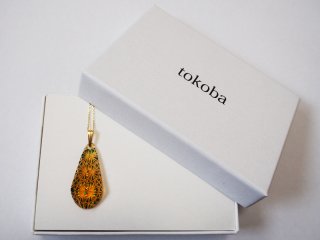 <受注生産 2ヶ月以内にお届け> tokoba ドロップ･ネックレス アンバー緑菊つなぎ