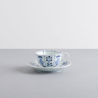 割マント異人 “木甲紅茶碗皿”