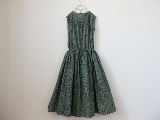 KATSUSHIGE カツシゲ 英国 リバティープリント ワンピース KATSUSHIGE カツシゲ英国LIBERTY リバティワンピース