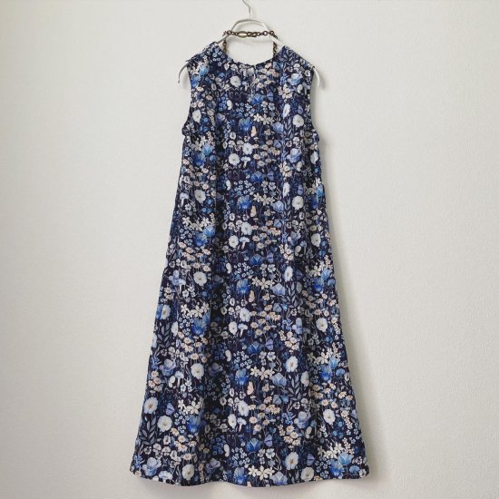 英国輸入リバティプリント ＜シルククレープ＞ Jude's Floral シンプルワンピース - KATSUSHIGE