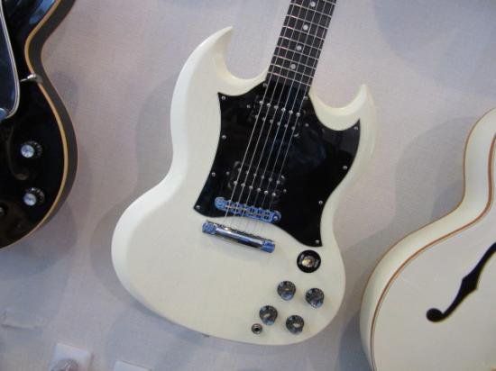 GIBSON SG SPECIAL FADED WORN WHITE 味わい深い経年変化が楽しめる