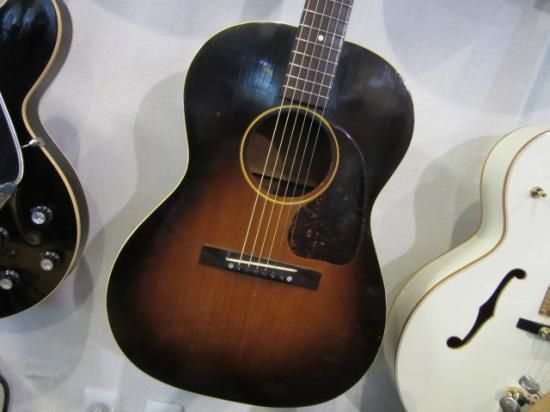 GIBSON LG-1 1953 ５３年製のヴィンテージLG-1！スモールボディですが