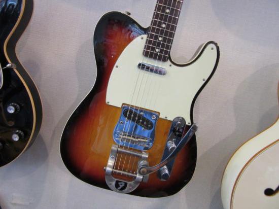 FENDER J TL-62B-BIGS ビグスビー搭載のカスタムテレキャスターです！PU交換他あります。 - ギター買取 東京 -  ギターのじゃべらぼう