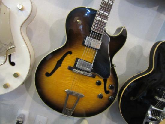 Gibson ES-175 2001年製