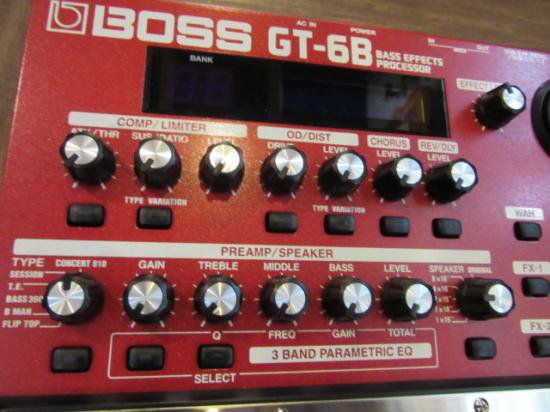 BOSS GT-6B ベース専用に設計されたボスのフラッグシップマルチ