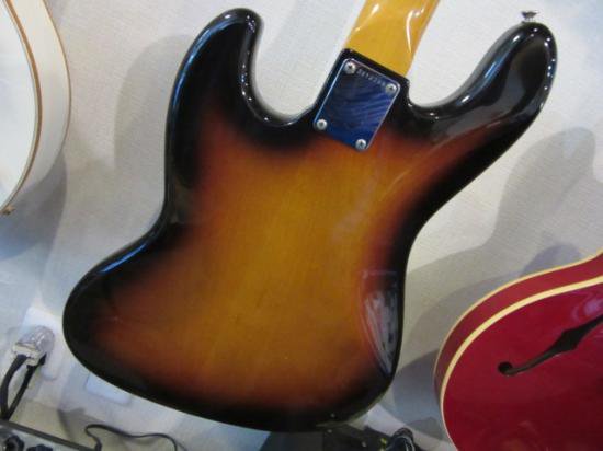 FENDER J JB62-115 JV フェンジャパ初年度８２年製のジャズベース最上位機種！状態も良好です。 - ギター買取 東京 -  ギターのじゃべらぼう