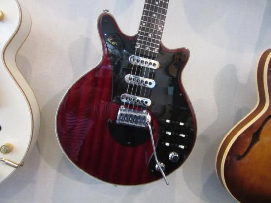 BRIAN MAY GUITARS RED SPECIAL ブライアンメイ監修によるRED SPECIAL 