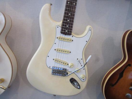 FENDER J ST62-55 85年製の６２ST！アルダーボディに良質なローズ指板、おすすめです！ - ギター買取 東京 - ギターのじゃべらぼう