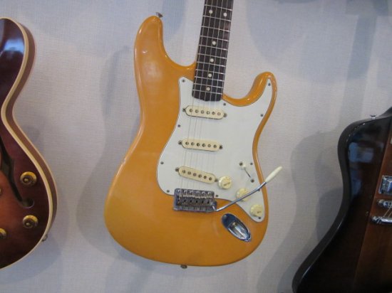 FENDER C/S RETROSPECTIVE 1960 STRATOCASTER ９６年製、弾き込まれたシェルピンクの1960レトロスペクティブ！  - ギター買取 東京 - ギターのじゃべらぼう