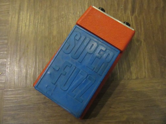 UNIVOX SUPER FUZZ 60年代～70年代に生産された貴重な新映電気製の