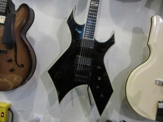 BC RICH WARLOCK NJ DELUXE ONYX 変形ギターでも人気の