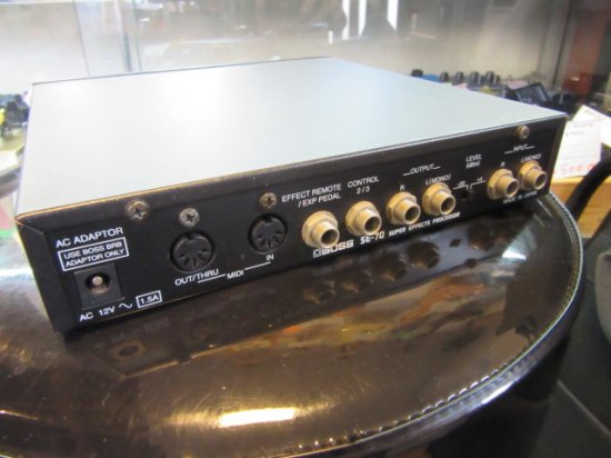 BOSS SE-70 ９０年代のボスのハーフラック型マルチエフェクト