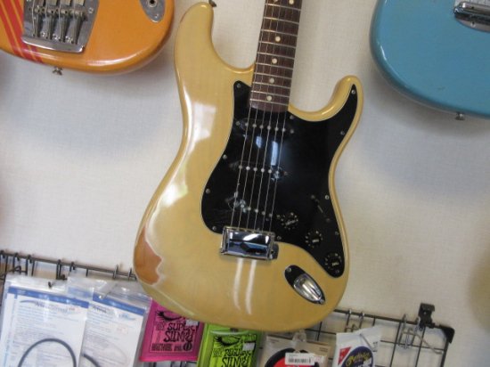 FENDER STRATOCASTER 1979 ７９年製、弾き込まれたブロンド／アッシュ