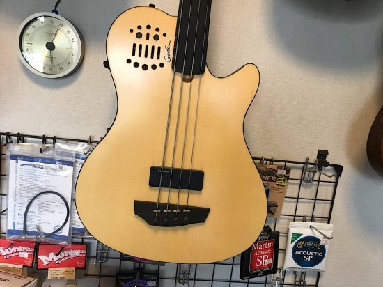 GODIN A4 ULTRA FRETLESS 無限の可能性を秘めた新感覚のエレアコベース！ - ギター買取 東京 - ギターのじゃべらぼう