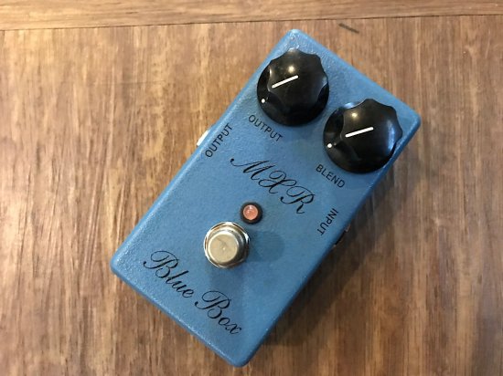 MXR M103 BLUE BOX オクターブファズBLUE BOXのスクリプトロゴ