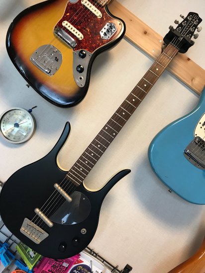 DANELECTRO LONGNORN BARITONE GUITAR ロングホーンバリトンギターのリイシューです！ - ギター買取 東京 - ギター のじゃべらぼう