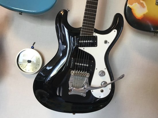 最終値下げ】【美品】Mosrite Ventures Model 黒雲製 - エレキギター