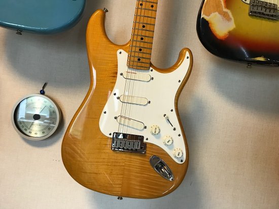 FENDER J STR-1150LSM 珍しい90年代初頭のフェンダージャパンSTRの上級モデルです！ - ギター買取 東京 - ギターのじゃべらぼう