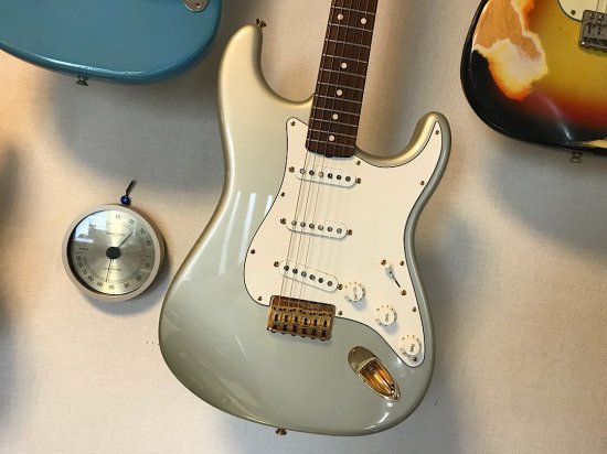 FENDER C/S ROBERT CRAY SIGNATURE STRATOCASTER ハードテイル仕様の