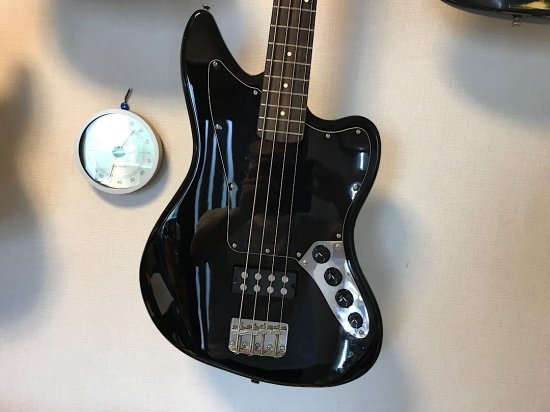 SQUIER JAGUAR BASS SPECIAL HB ジャガーシェイプの１ハム／アクティブ 