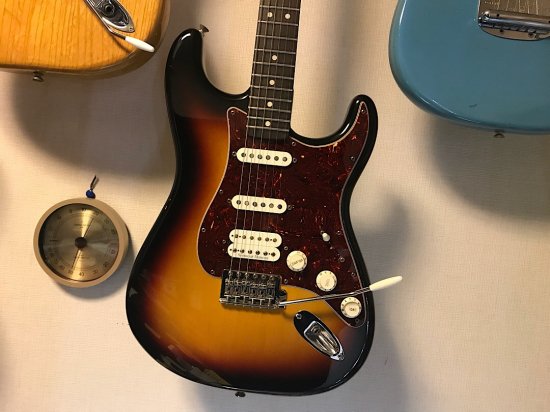 FENDER MEX LONESTAR STRATOCASTER リアにダンカンパーリーゲイツハムバッキングを搭載したメキシコ製のLONESTAR！  - ギター買取 東京 - ギターのじゃべらぼう