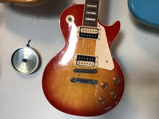 GIBSON LESPAUL CLASSIC 2012年製、状態のよいレスポールクラシック！ - ギター買取 東京 - ギターのじゃべらぼう