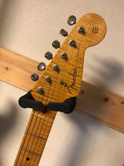 FENDER J?/WARMOTH ST57 バリトラワーモスネックの極上STです！ - ギター買取 東京 - ギターのじゃべらぼう