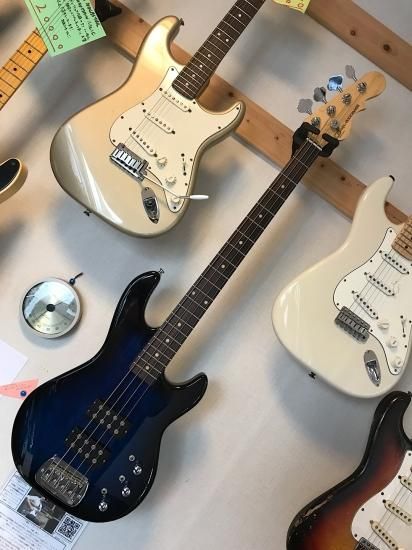 G&L L-2000 Tribute Series ブルーバースト