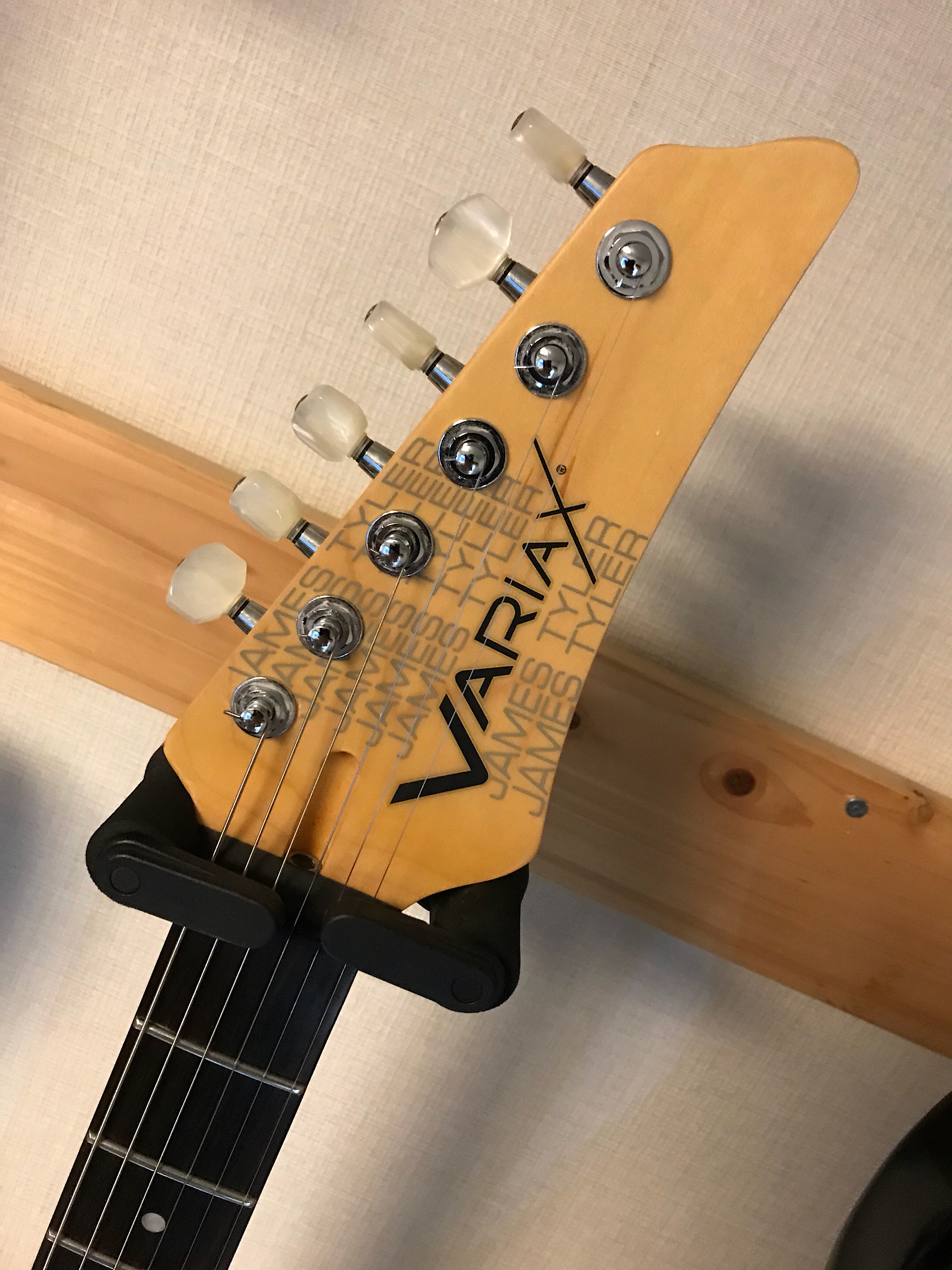 JAMES TYLER/VARIAX JTV-69 ライン6とジェームスタイラーのコラボで生まれた完成度の高いモデリングギター！ - ギター買取 東京  - ギターのじゃべらぼう