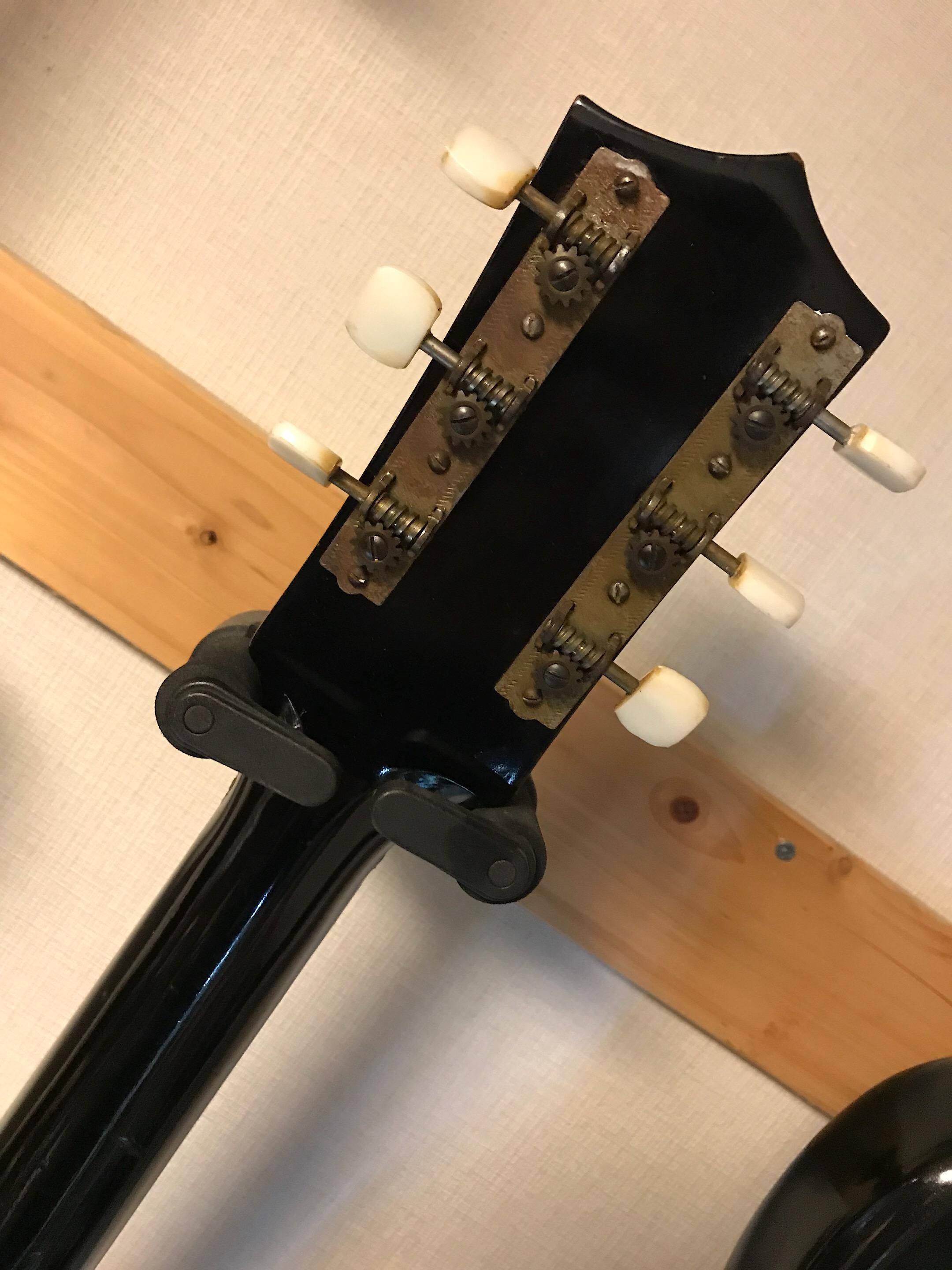 TOSHIBA PICK GUITAR 珍しい60年代東芝のアーチトップギターです