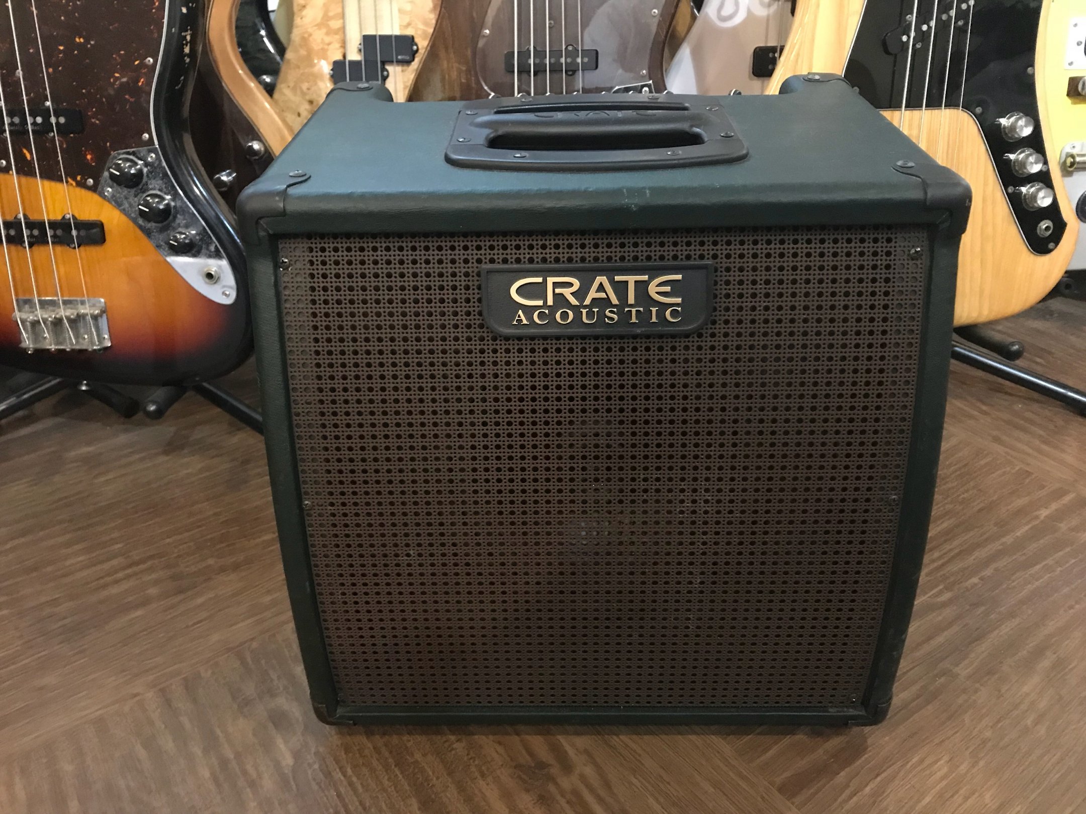 CRATE CA-30D デジタルエフェクトも搭載したCRATEの30Wアコースティックアンプ！ - ギター買取 東京 - ギターのじゃべらぼう